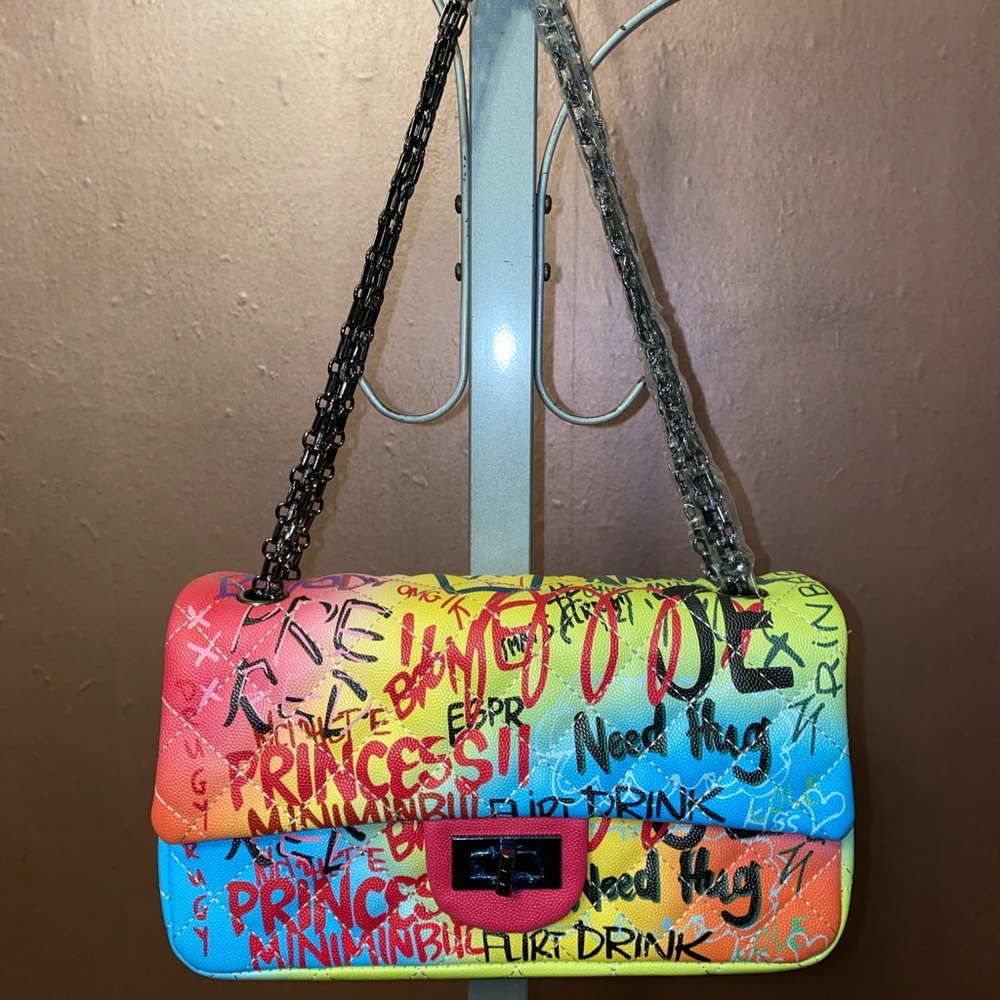 HP ❤️ “GRAFFITI BAG” The hottest trend of 2020 💖 - Picture 3 of 12